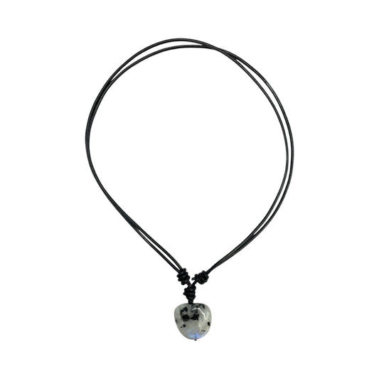 COLLAR CORTO CUERITO CENTRO NUGGET PIEDRA LUNA.