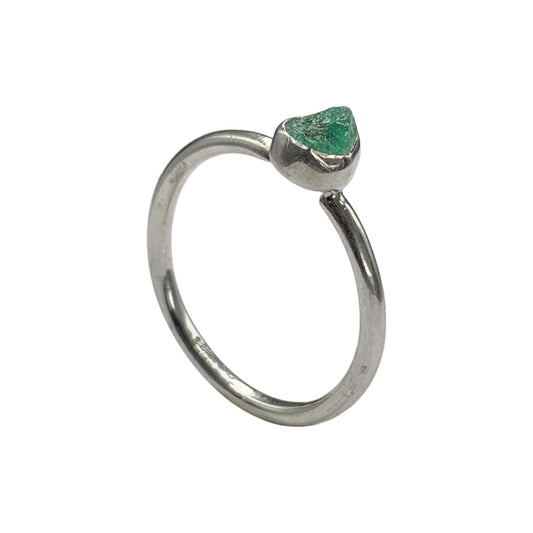ANILLO DE PLATA .925 CENTRO ESMERALDA.