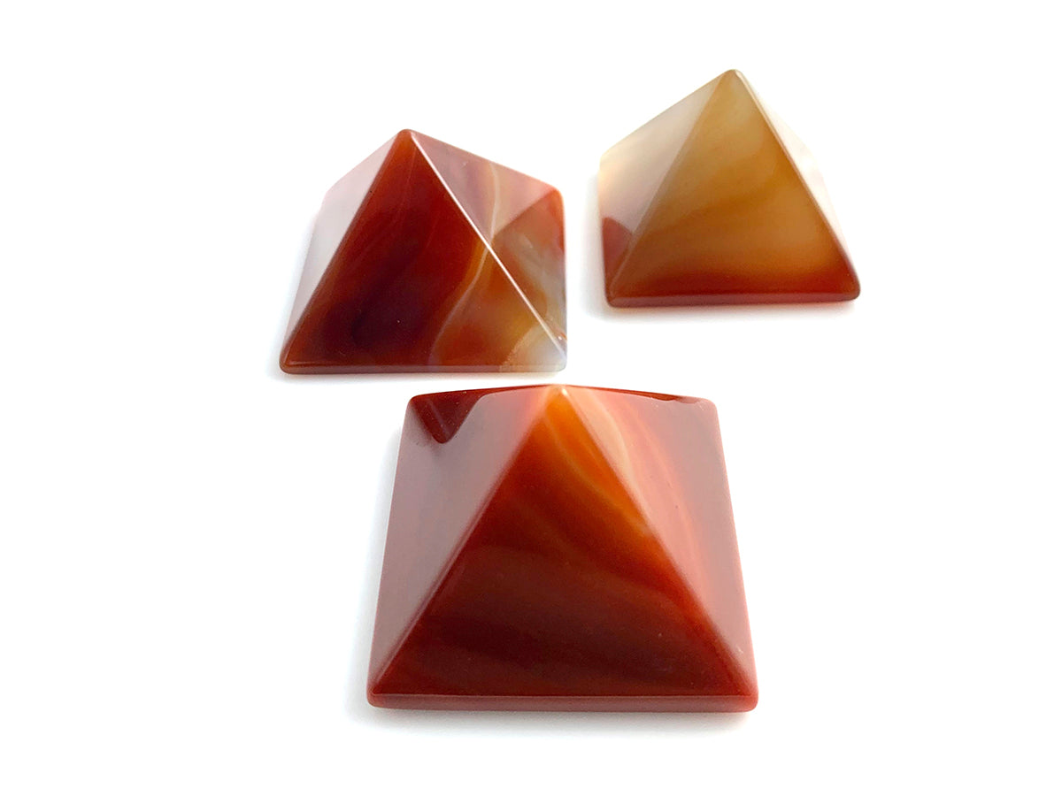 PIRÁMIDE DE CORNALINA NARANJA BRILLADO