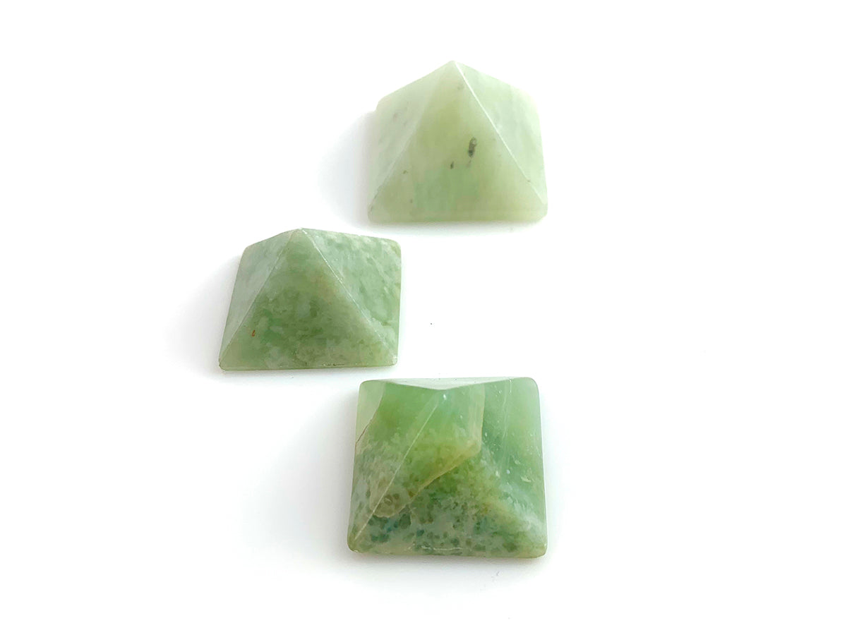 PIRÁMIDE SERPENTINA VERDE BRILLADO