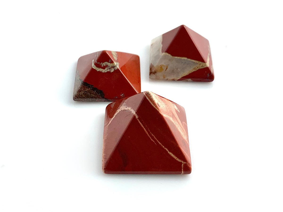 PIRÁMIDE DE JASPE ROJO SARDO CHICA