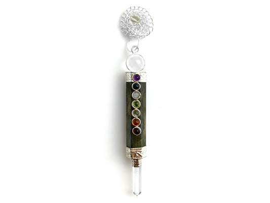 PÉNDULO CHAKRAS DE LABRADORITA Y CUARZO BLANCO.