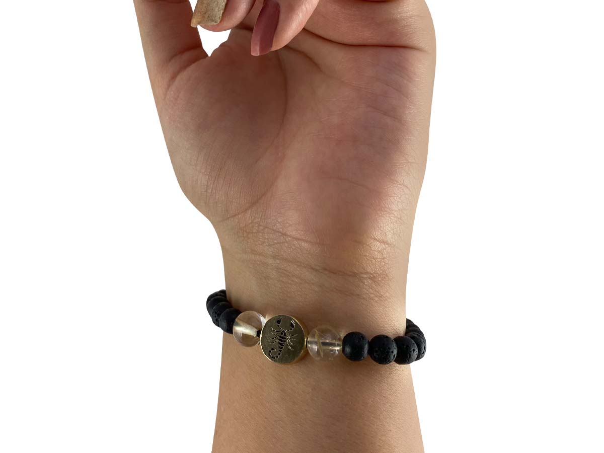 Pulsera Maya Escorpión de Cuarzo Citrino y Piedra Volcánica - detalle de textura y color