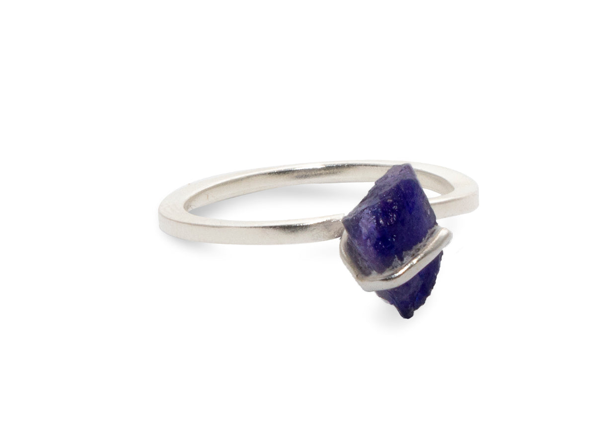ANILLO DE PLATA .925 CON TANZANITA RÚSTICO