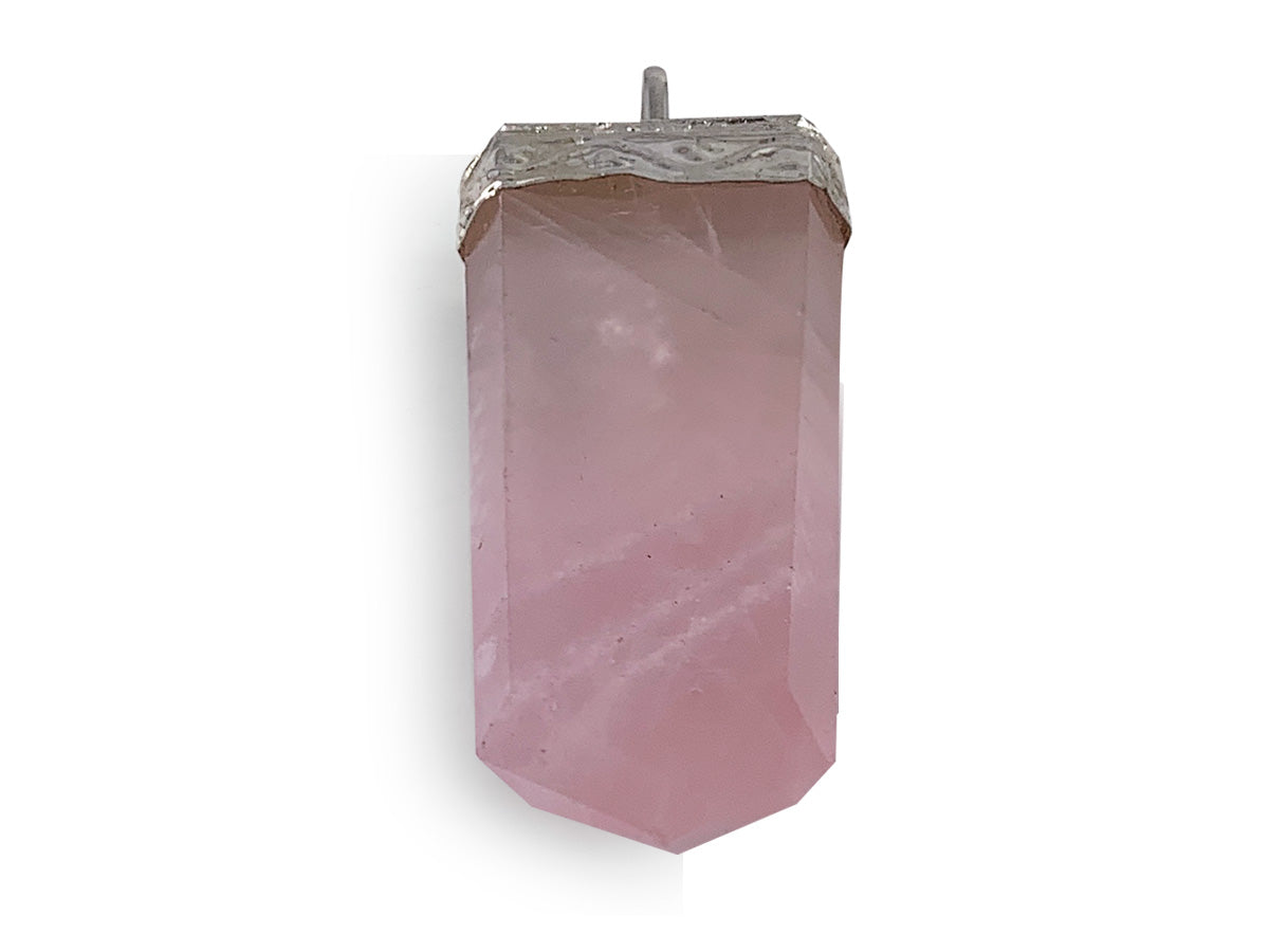 DIJE PUNTA PLANA DE CUARZO ROSA.