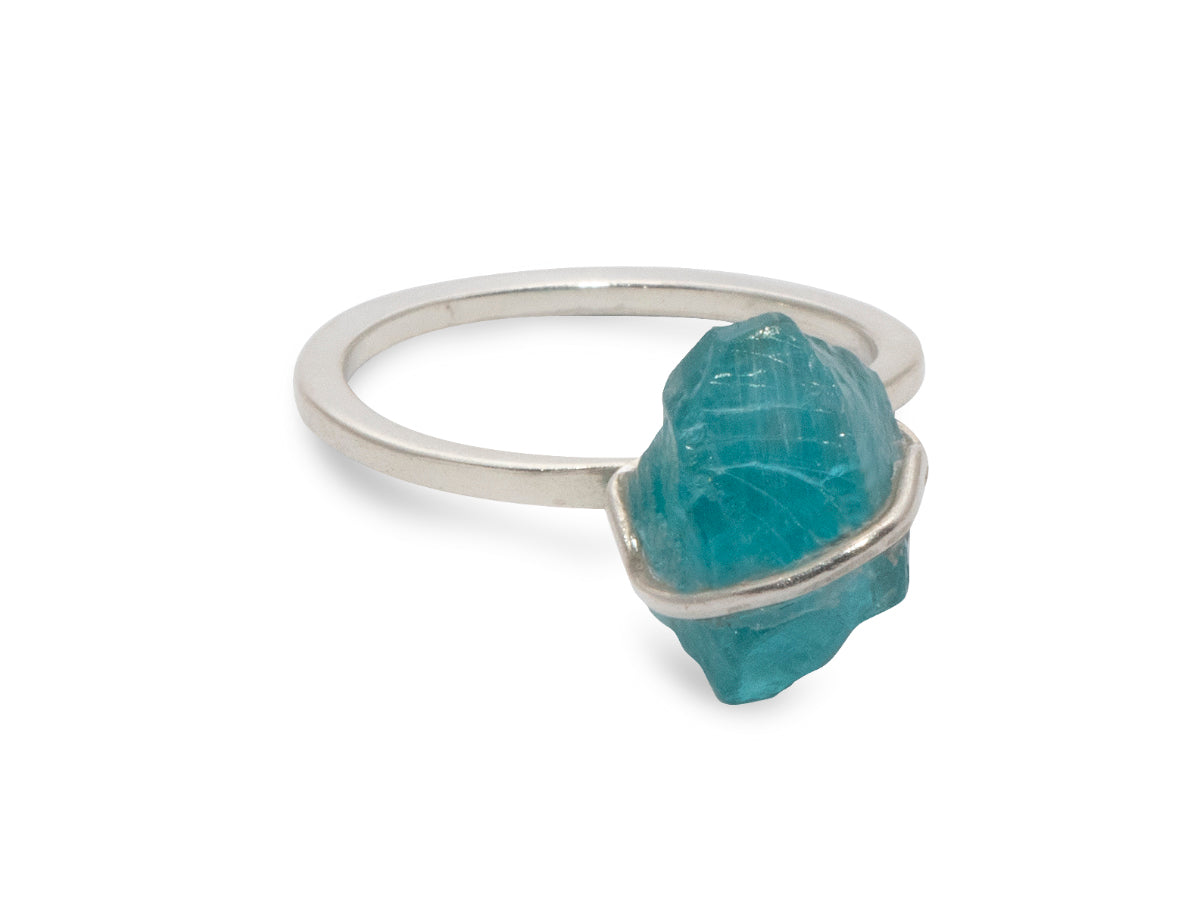 ANILLO DE PLATA .925 CON APATITO RÚSTICO
