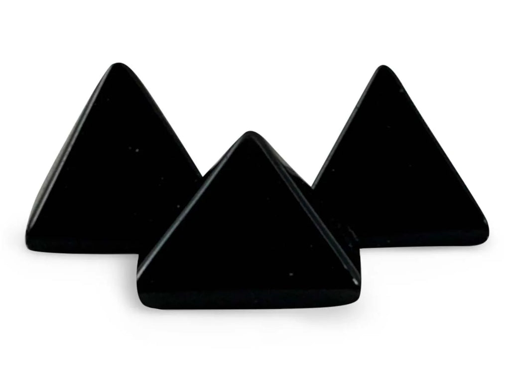 Set de Tres Pirámides de Obsidiana Negra en Punta Mini - detalle de textura y color