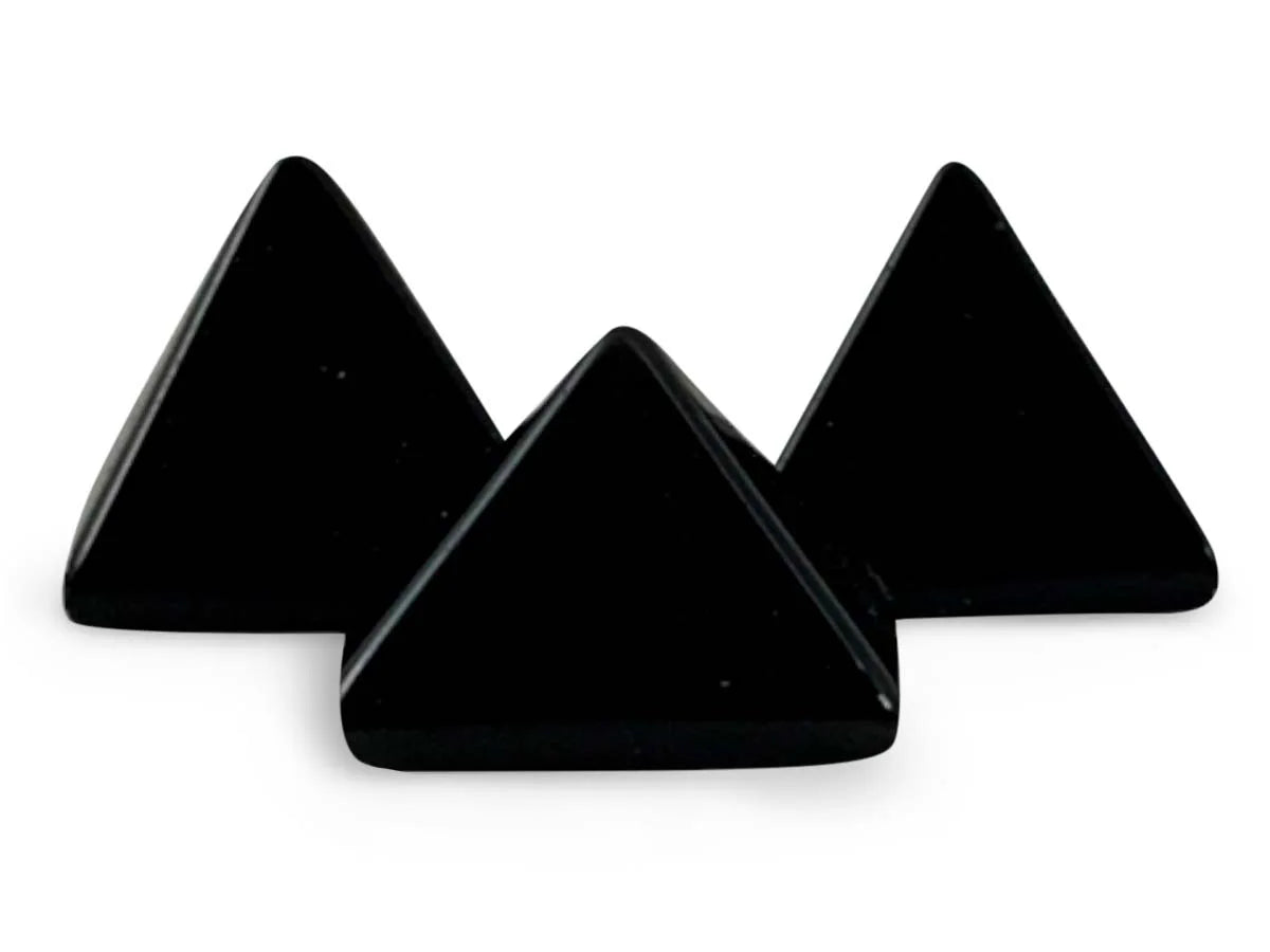 Set de Tres Pirámides de Obsidiana Negra en Punta Mini - detalle de textura y color