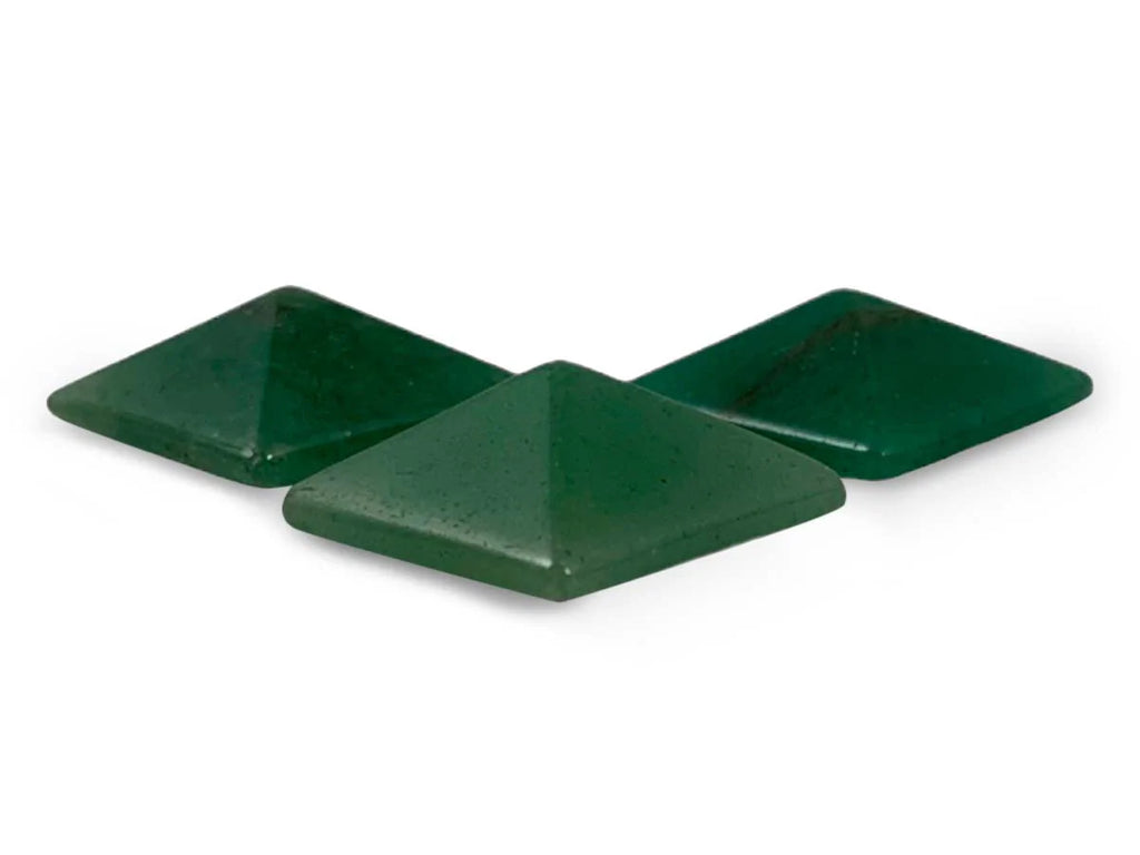 Set de Tres Pirámides Mini de Aventurina Verde Pulidas - en forma de pirámide