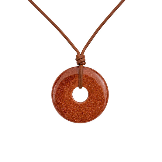 COLLAR CORTO CON DONA DE AVENTURINA DORADA