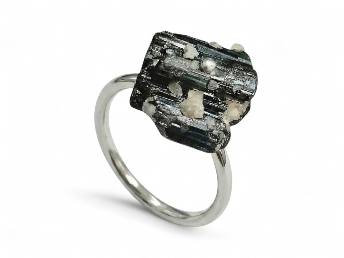 ANILLO DE PLATA .925 CENTRO TURMALINA NEGRA