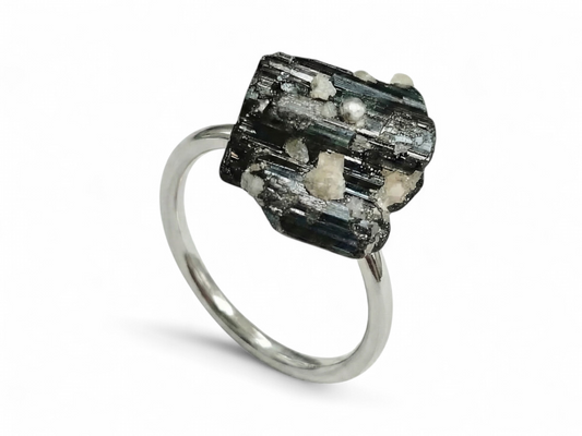 ANILLO DE PLATA .925 CENTRO TURMALINA NEGRA