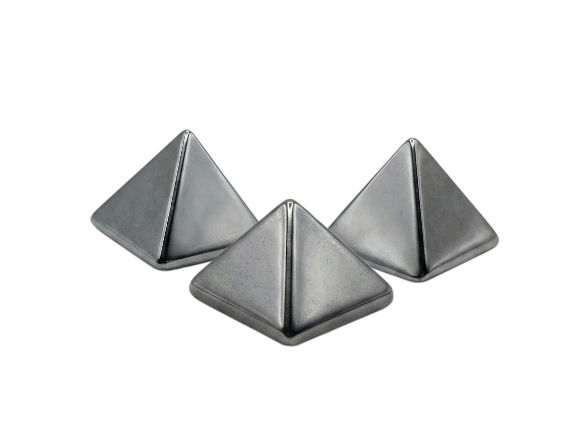 Set de Tres Pirámides de Acerina - en forma de pirámide