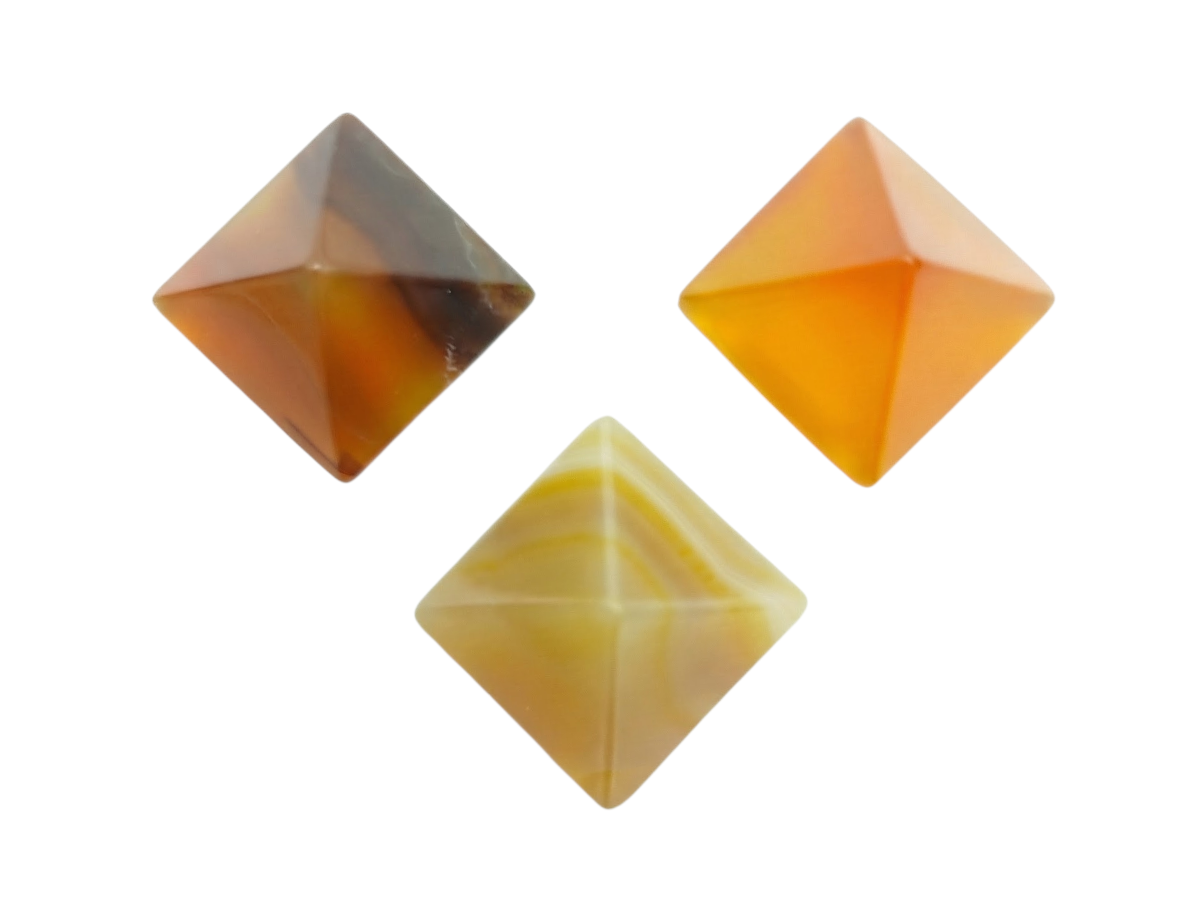 SET DE TRES PIRÁMIDES DE CORNALINA