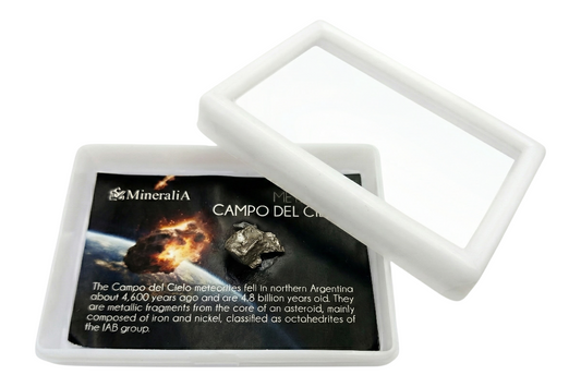 TROZO DE METEORITO EN CAJA