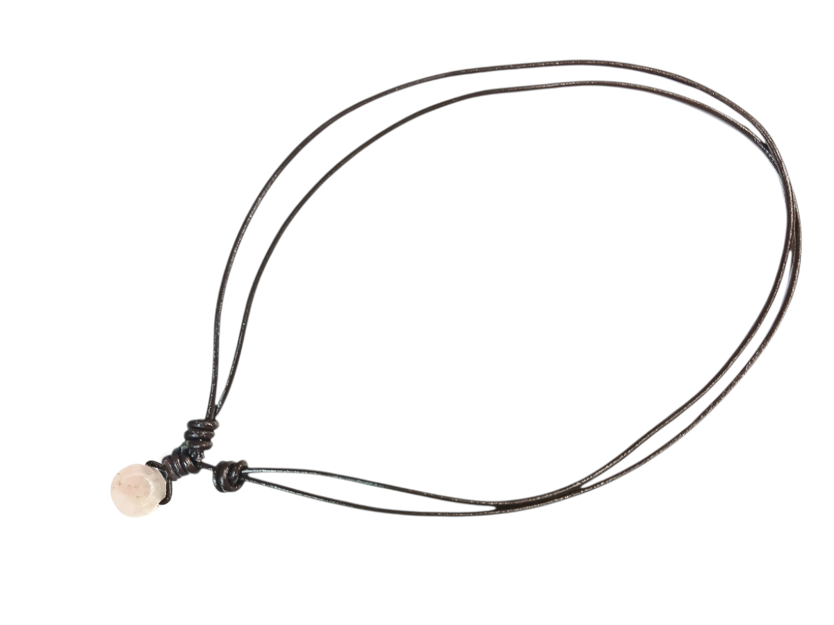 COLLAR CORTO CUERITO CENTRO CUARZO ROSA