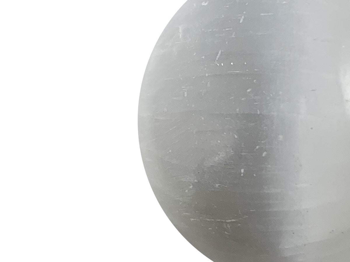 Esfera DE Selenita Blanca Mediana Pulida - Vista 2 | MineraliA