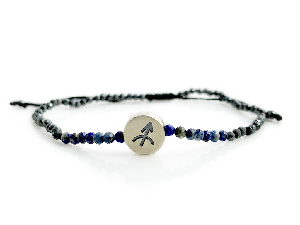 Pulsera del Zodiaco Sagitario con Espinela y Lapislázuli - vista lateral