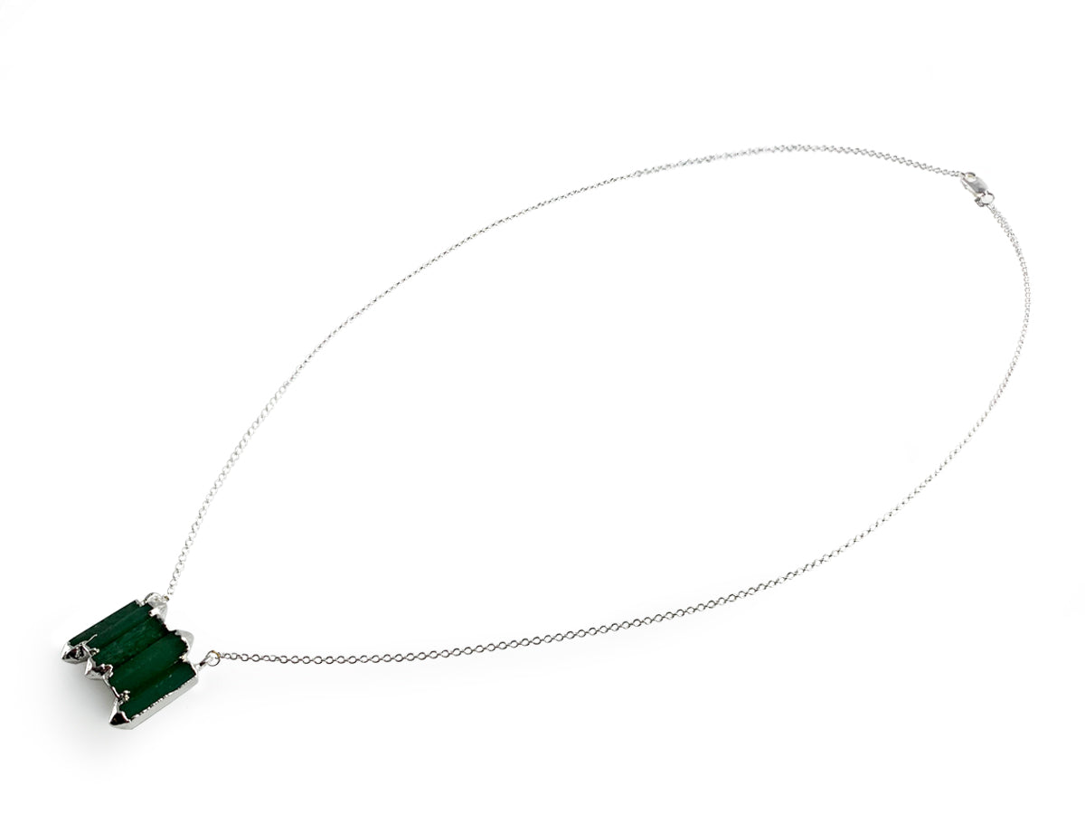Collar de Puntas de Venturina Verde Electroformado - detalle de textura y color