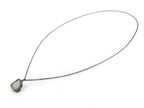 Collar Largo Pavonado con Centro Ulexita Electroformada - detalle de textura y color