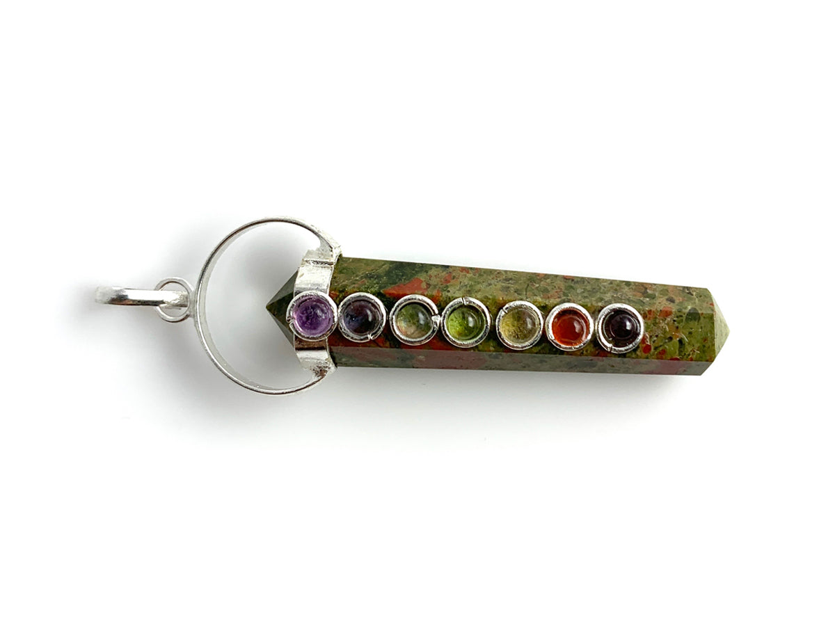 Dije Doble Punta de Unakita con Piedras Chakras Lineal - vista posterior