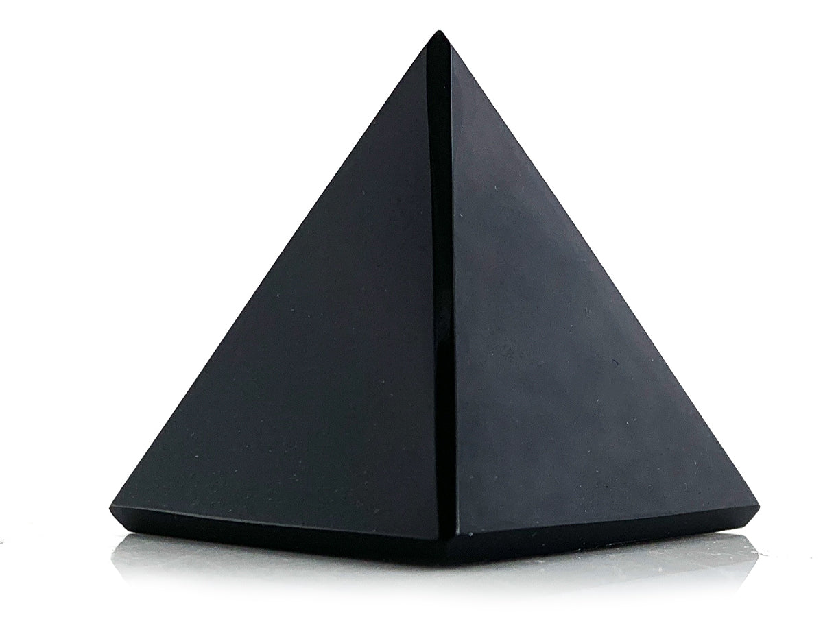 Pirámide de Obsidiana Negra Pulida - en forma de pirámide