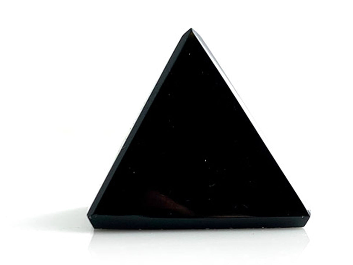 Pirámide de Obsidiana Negra Pulida - detalle de textura y color