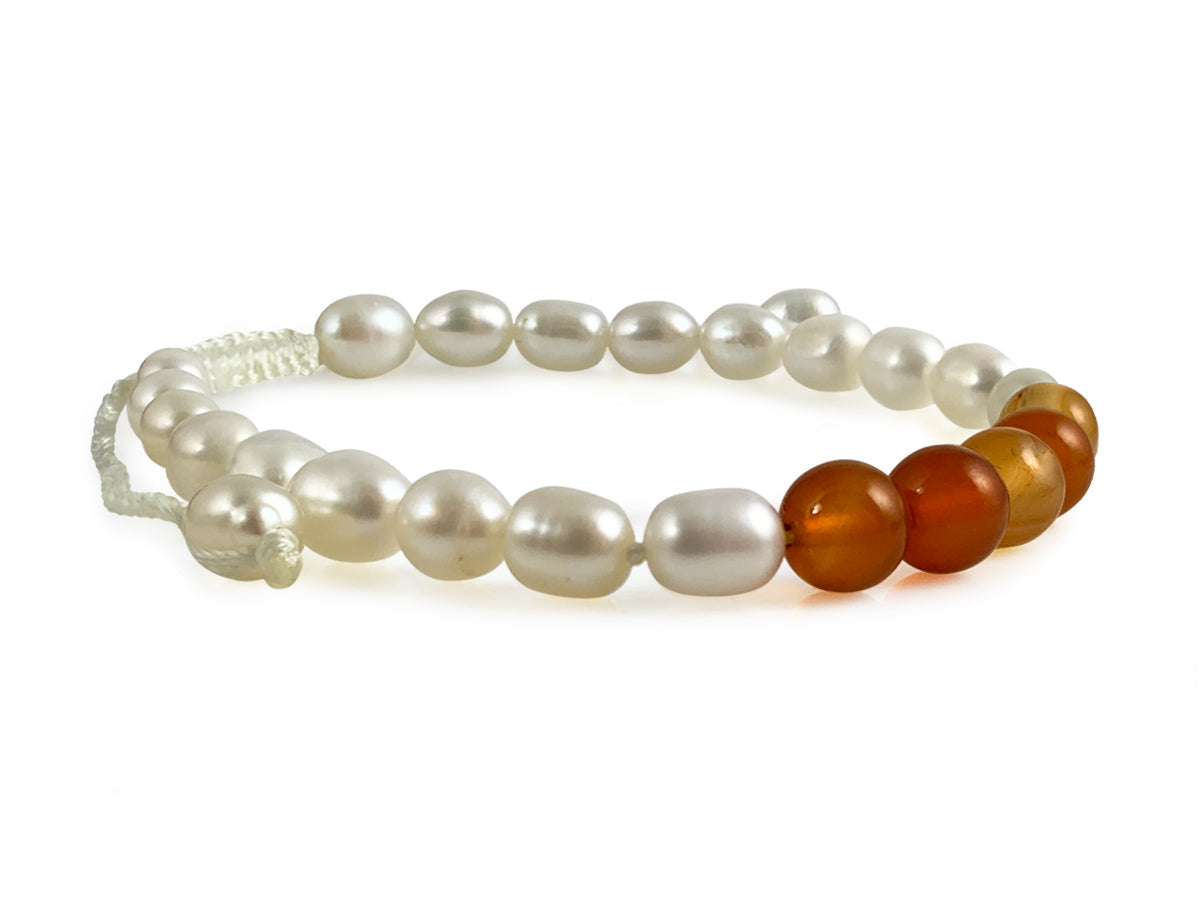 Pulsera Chakras Svadhistana de Perlas con Cornalina - vista lateral