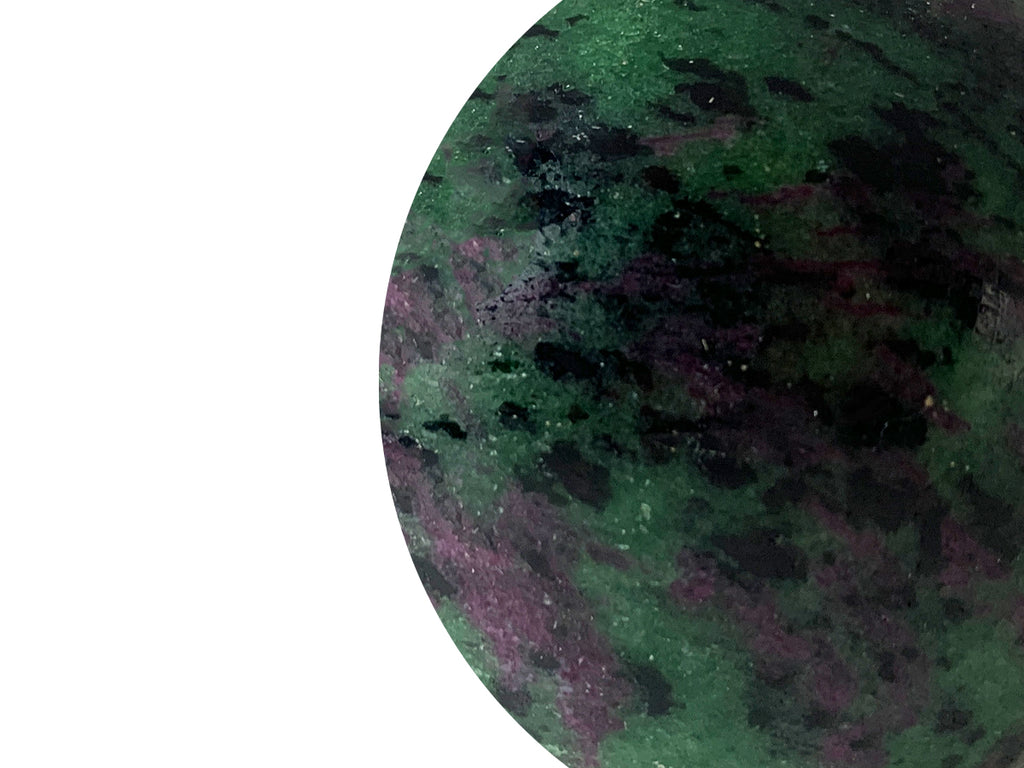Esfera de Zoisita Rubi - detalle de textura y color