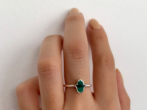 Anillo de Plata .925 Centro Mano de Fátima Malaquita - vista lateral